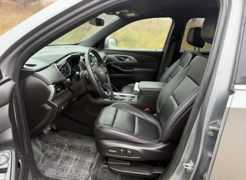 2023 Chevrolet Traverse LT Leather