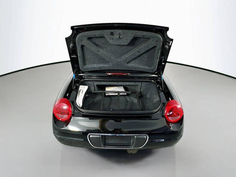 2005 Ford Thunderbird Deluxe