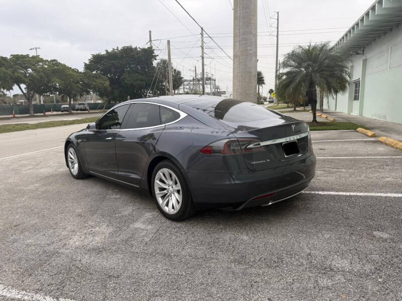2015 Tesla Model S 85