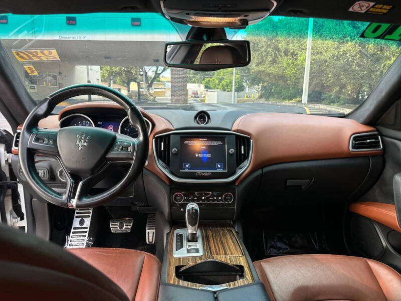 2016 Maserati Ghibli