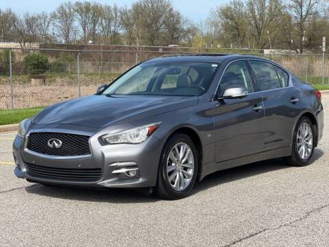 2014 Infiniti Q50 for sale at NeoClassics in Willoughby OH