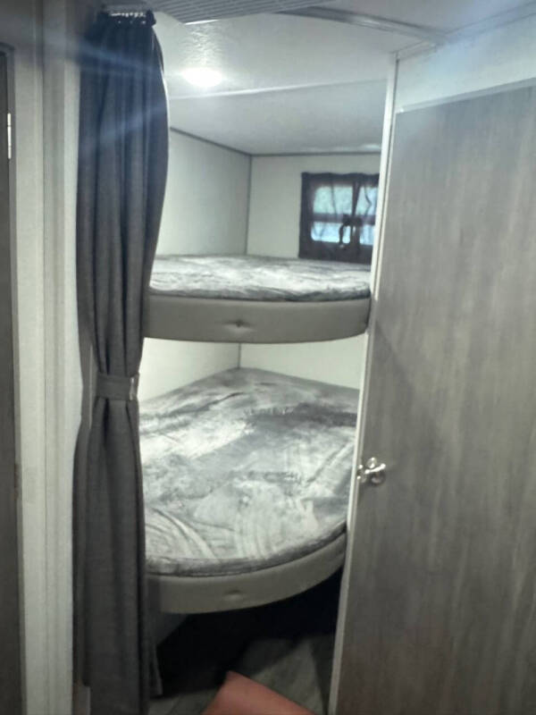 2025 Catalina Yachts 261BHS