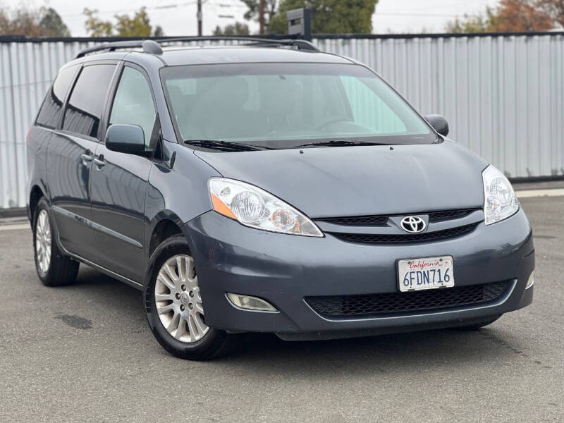 2008 Toyota Sienna XLE