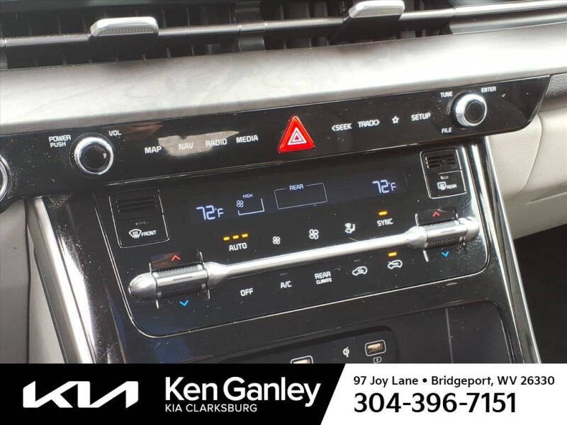 2022 Kia Carnival SX