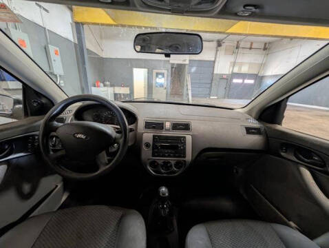 2006 Ford Focus ZX5 S