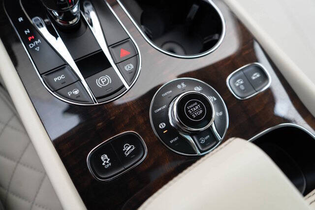 2017 Bentley Bentayga 25