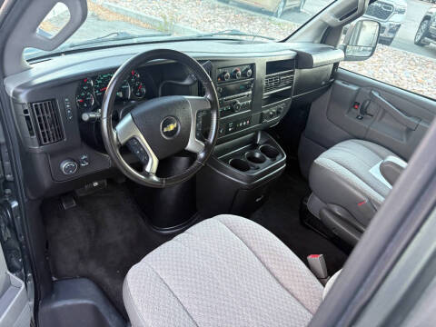 2017 Chevrolet Express LT 3500
