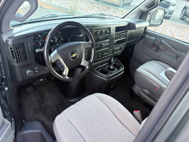 2017 Chevrolet Express LT 3500