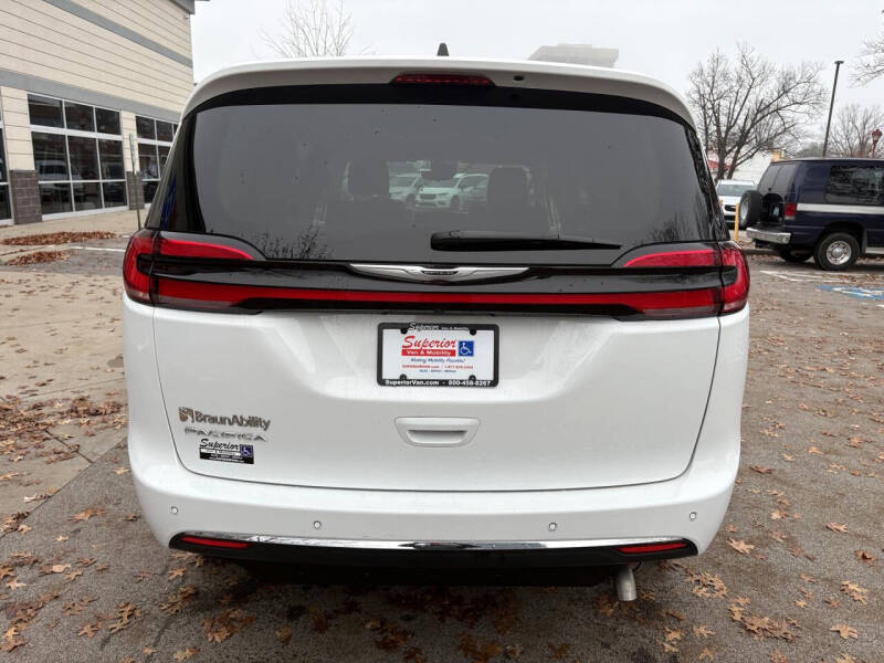 2024 Chrysler Pacifica Touring L