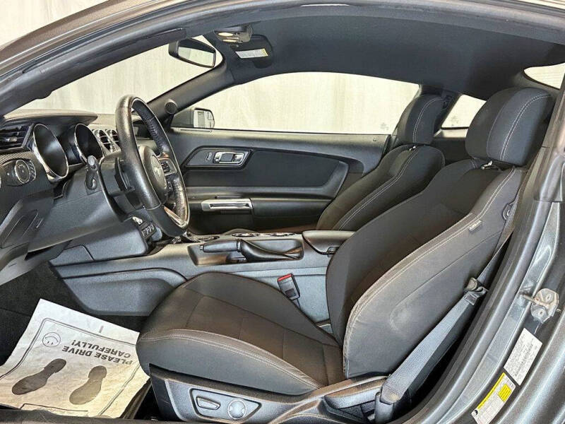 2016 Ford Mustang V6