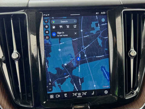 2023 Volvo XC60 B5 Plus Dark Theme
