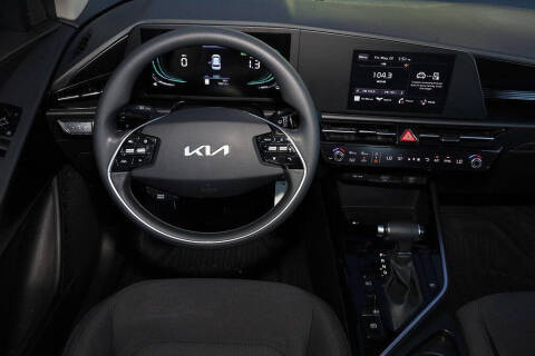 2024 Kia Niro LX