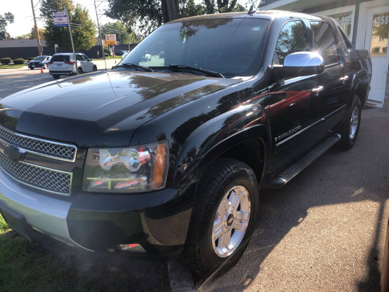 2007 Chevrolet Avalanche for sale at CPM Motors Inc in Elgin IL