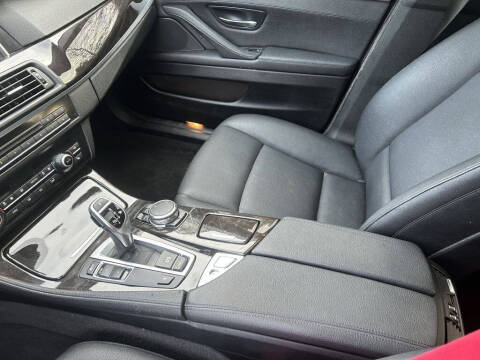 2016 BMW 5 Series 528i