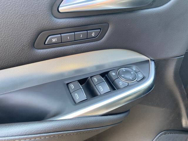 2023 Cadillac XT4 Premium Luxury