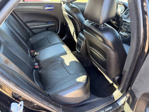 2016 Chrysler 300 Limited