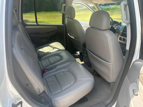 2004 Ford Explorer XLT