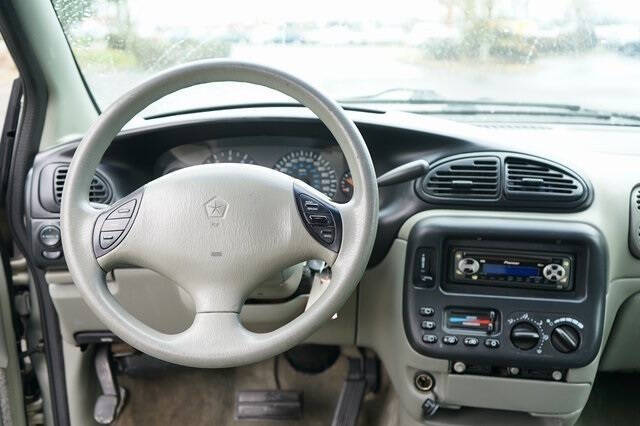 2000 Dodge Grand Caravan LE