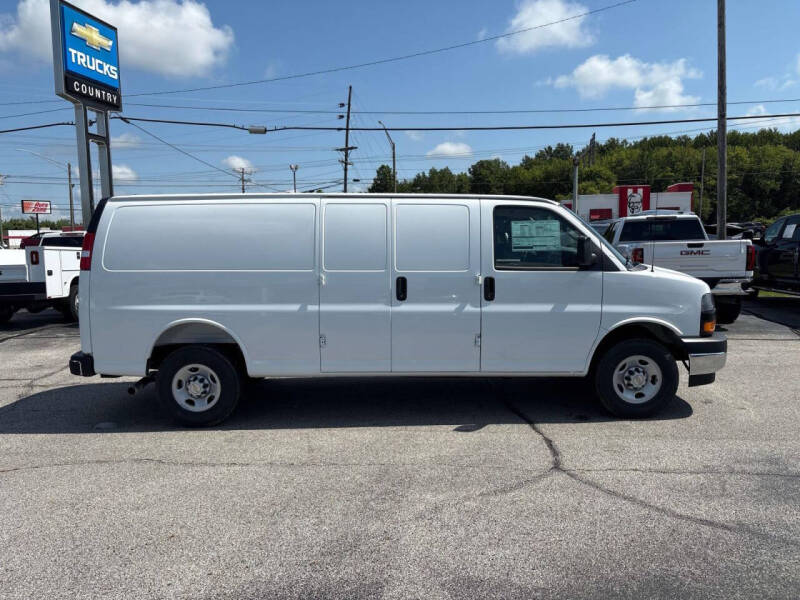 2025 Chevrolet Express 3500
