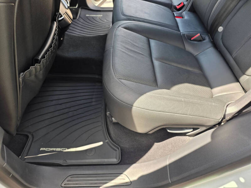 2014 Porsche Cayenne Platinum