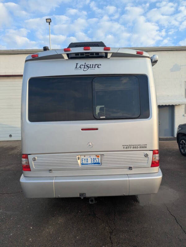 2012 Leisure Travel S24CB