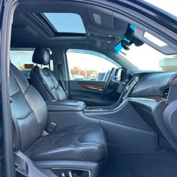 2018 Cadillac Escalade ESV Luxury