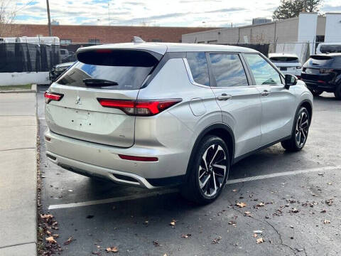 2024 Mitsubishi Outlander SE