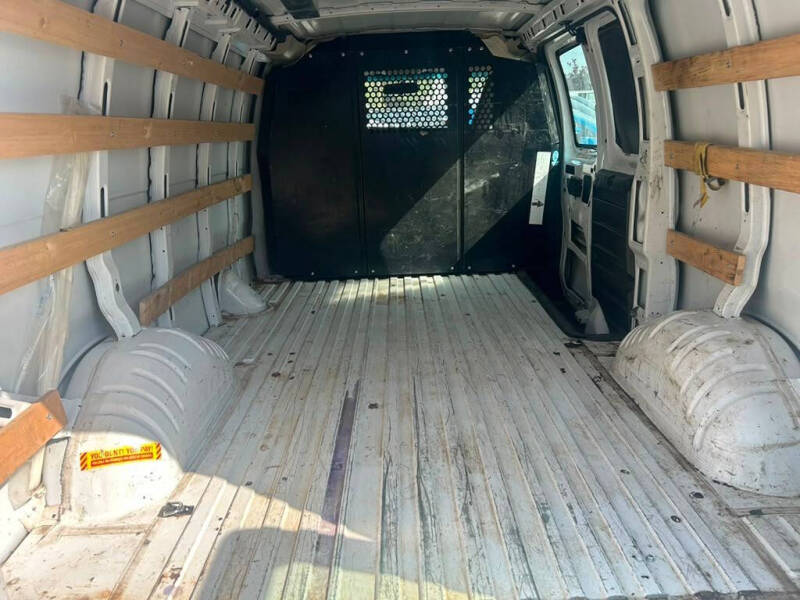 2022 Chevrolet Express 2500