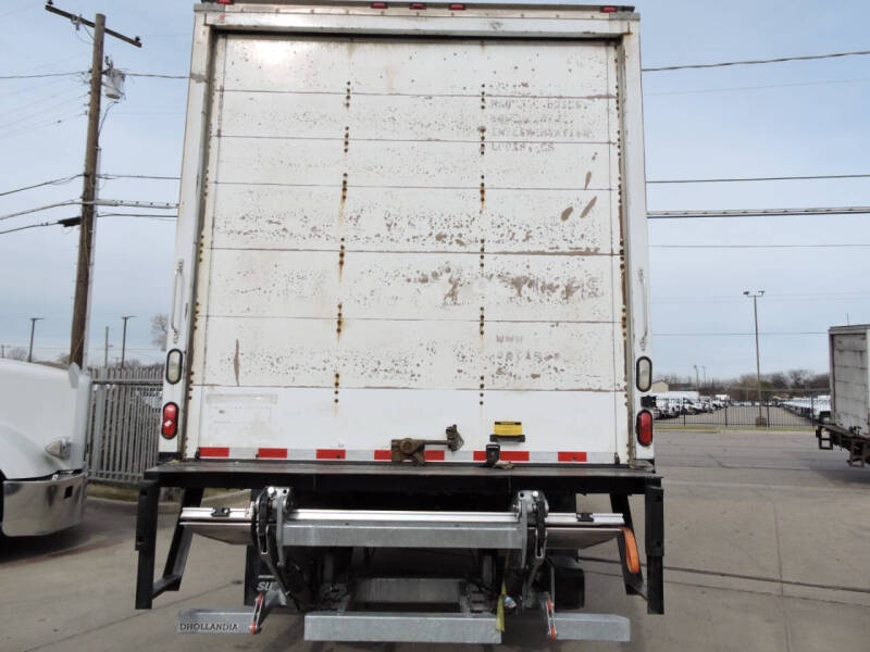 2012 Freightliner M2 106