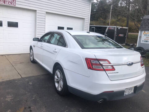 2015 Ford Taurus SE