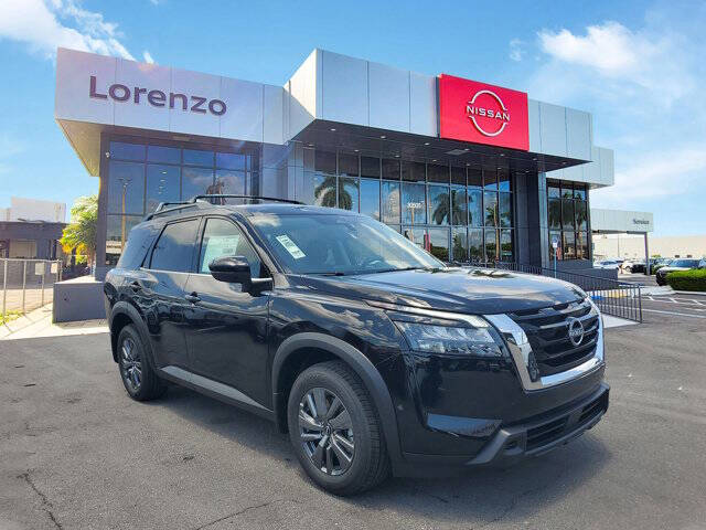 2025 Nissan Pathfinder SV