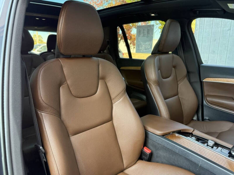 2023 Volvo XC90 B5 Plus Bright Theme