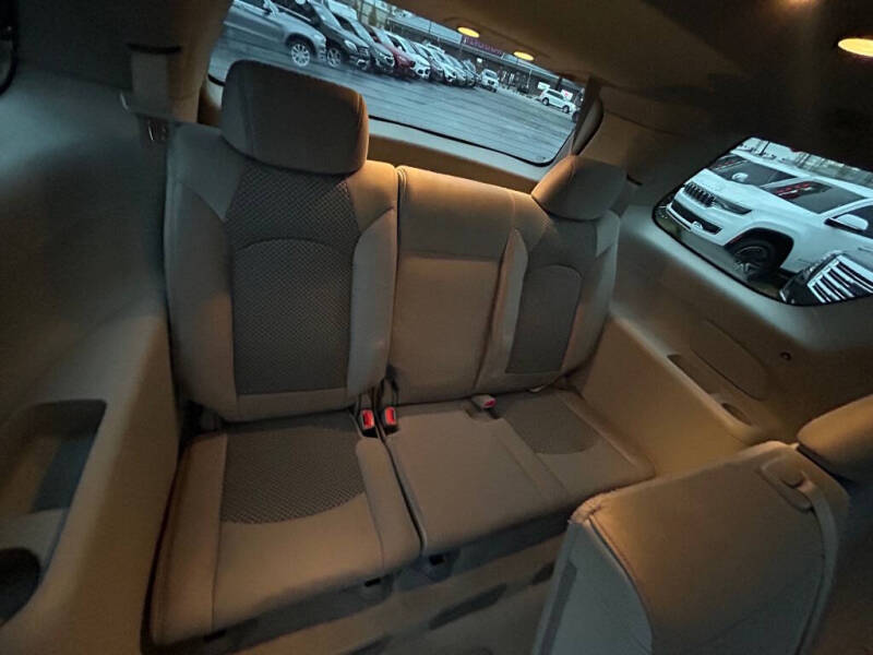 2008 Saturn Outlook XE