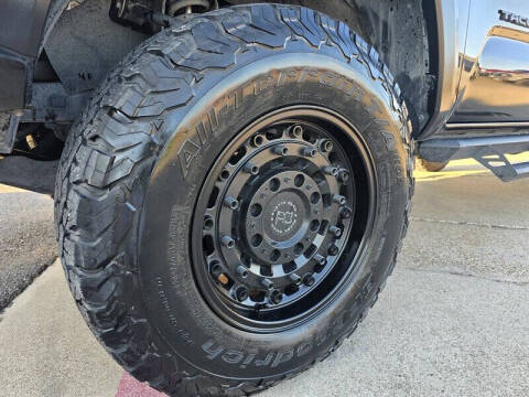 2023 Toyota Tacoma SR V6