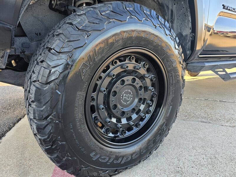 2023 Toyota Tacoma SR V6