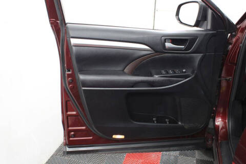 2017 Toyota Highlander SE