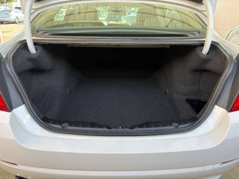 2012 BMW 5 Series 528i