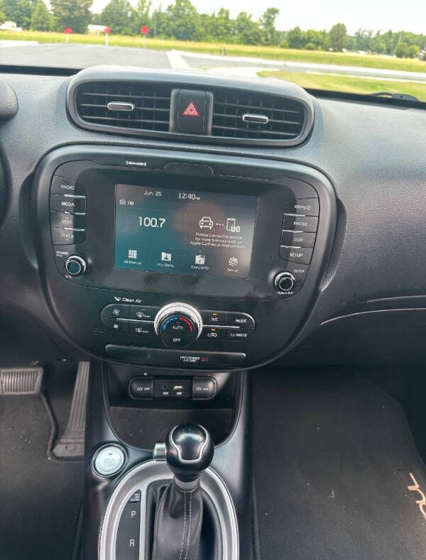 2017 Kia Soul +