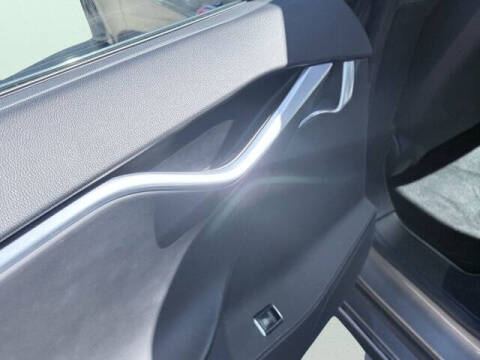 2015 Tesla Model S 70D