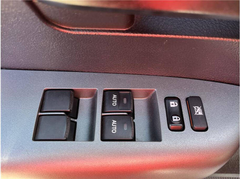 2016 Toyota Sequoia SR5