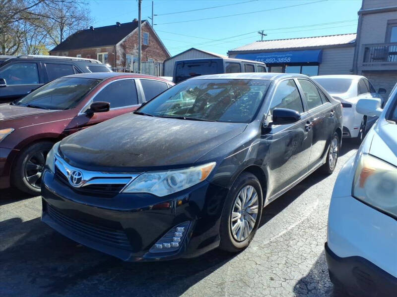 2013 Toyota Camry LE's photo