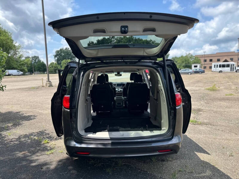 2020 Chrysler Voyager LXi