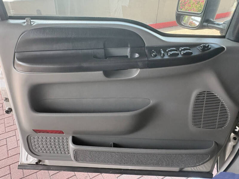 2005 Ford Excursion XLT