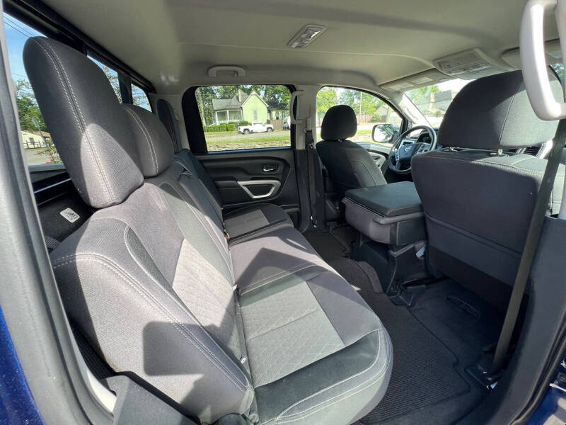 2021 Nissan Titan SV