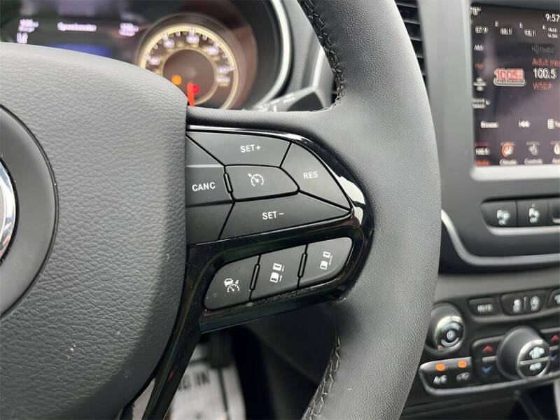 2023 Jeep Cherokee Altitude Lux