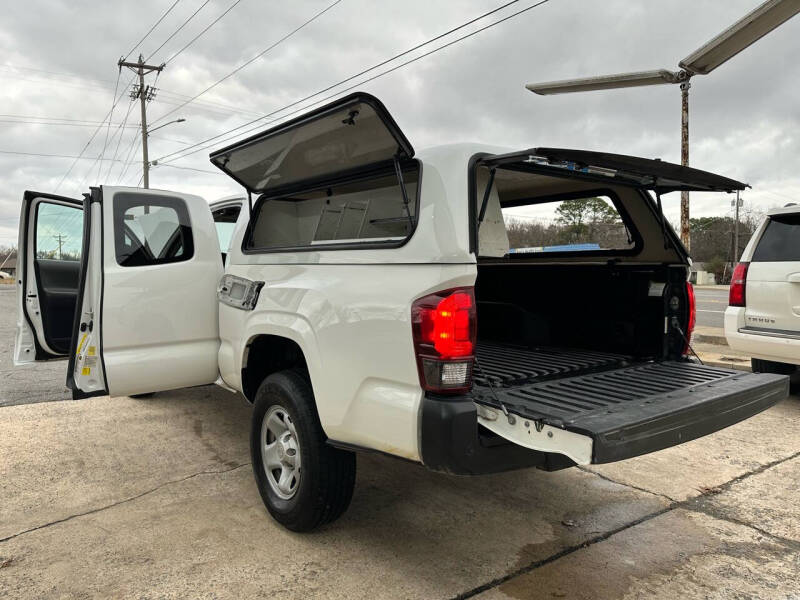 2020 Toyota Tacoma SR photo 13