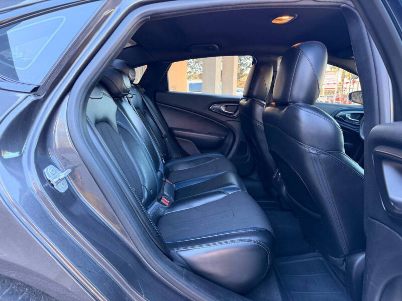 2016 Chrysler 200 S