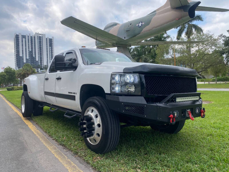 2007 Chevrolet Silverado 3500 LTZ photo 2