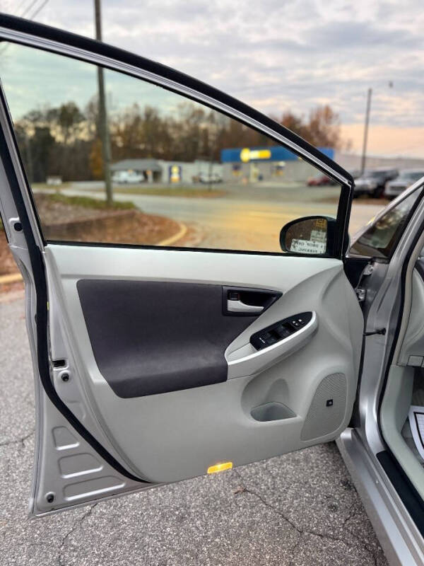 2010 Toyota Prius III