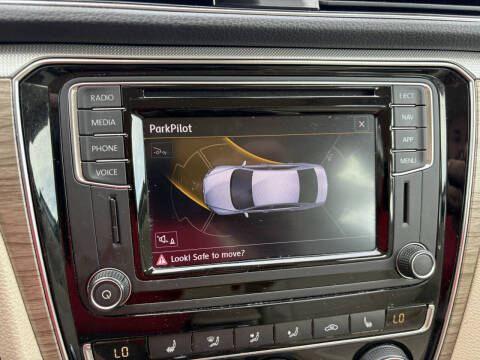 2018 Volkswagen Passat 2.0T SEL Premium